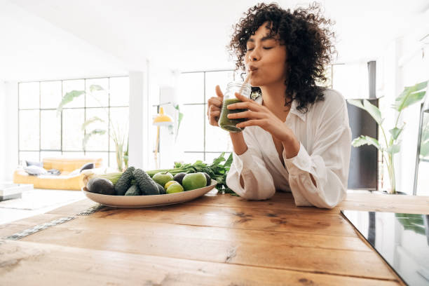 De plus en plus de personnes choisissent un mode de vie minimaliste. En effet, elles se débarrassent du superflu. Ainsi, elles gagnent
