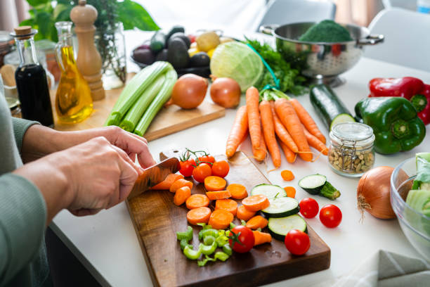 Depuis des décennies, la nutrition et diététique se concentrent principalement sur des conseils généraux. Cependant, les avancées