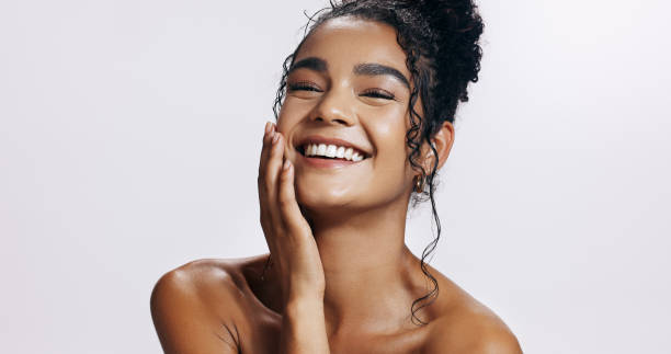 Avoir une peau lumineuse sans maquillage, c’est possible. Grâce à des astuces simples, vous pouvez révéler votre éclat naturel.